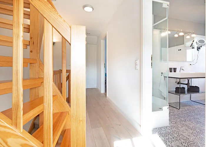 Captains Cabin